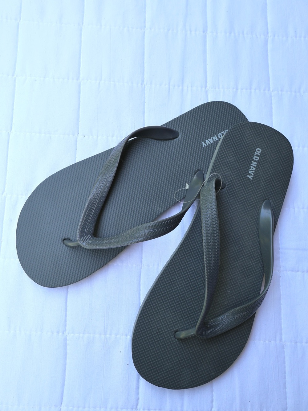 NWT: Old Navy Men's Basic Flip Flop Sandal